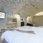 Les Confidentielles 게스트하우스 3*